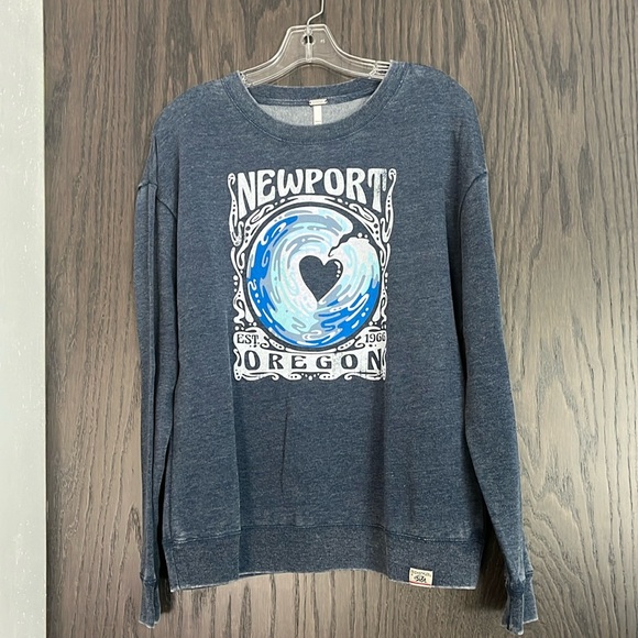 NWT- ladies MED crew sweat, soft, Newport, Oregon full chest logo - Picture 1 of 5